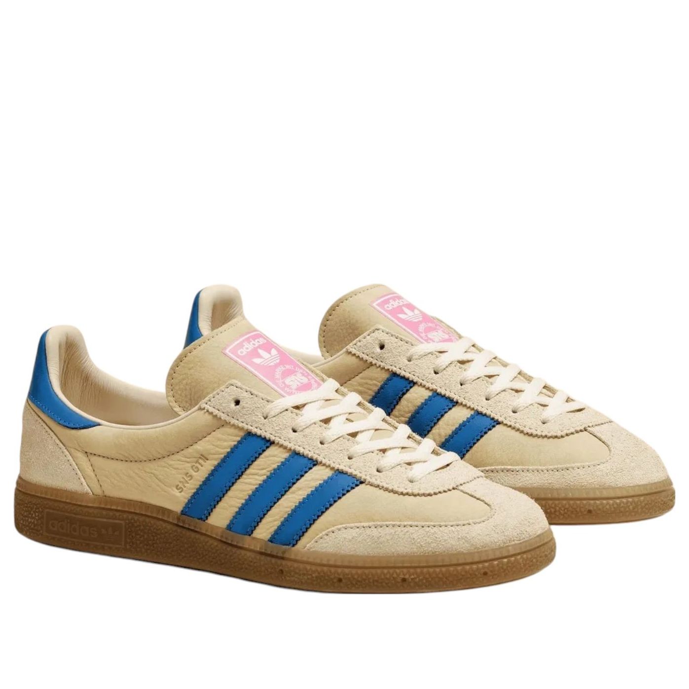 Shop Sneakersnstuff x adidas GT 2 "第五版" 运动鞋 JR0266