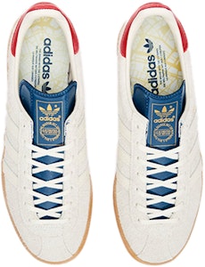 Sneakersnstuff x adidas GT 'Amor Local - París' zapatillas. GV7570 Shop Sneakersnstuff x adidas GT 'Amor Local - París' zapatillas. GV7570