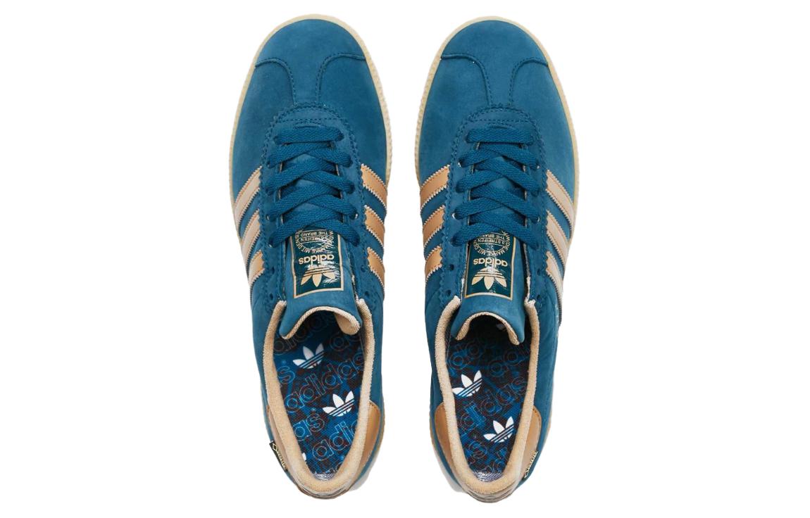 Shop Sneakersnstuff x 阿迪达斯 斯德哥尔摩Gore-Tex '蓝夜' AC7753