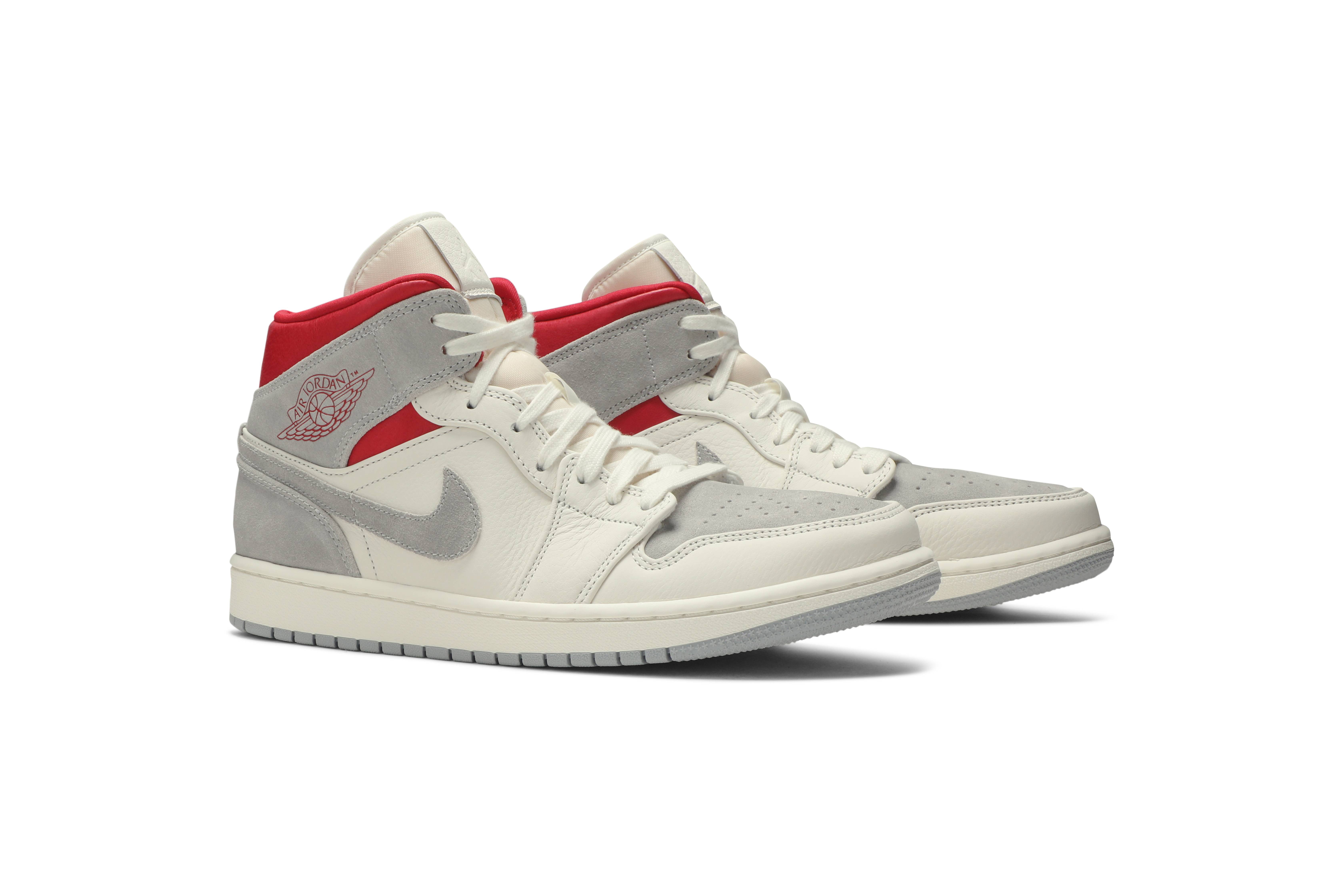 Cheap 스니커즈앤스터프 x 에어 조던 1 미드 '과거, 현재, 미래' CT3443-100