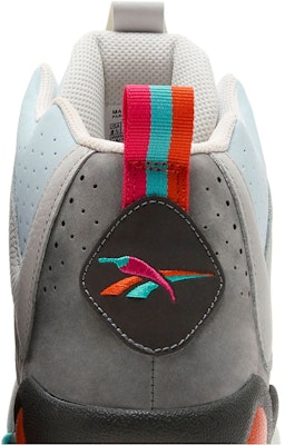 Sneakersnstuff x Packer Shoes x Reebok Kamikaze 2 Mid 'Token 38' Sepatu Pria V63452 Sizing Sneakersnstuff x Packer Shoes x Reebok Kamikaze 2 Mid 'Token 38' Sepatu Pria V63452