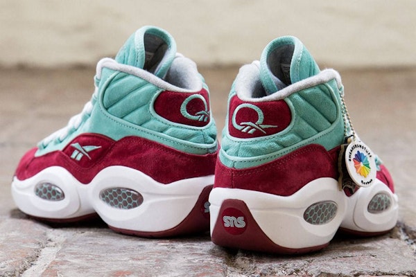 Sneakersnstuff x Reebok Question Mid 'A Shoe about Nothing' V48995 Shop Sneakersnstuff x Reebok Question Mid 'A Shoe about Nothing' V48995