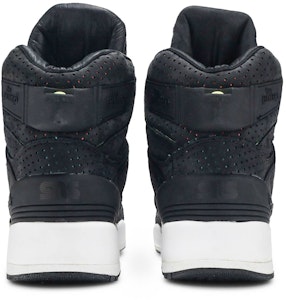 Sneakersnstuff x Reebok The Pump Certified 'Blacklights' Sepatu Sneaker M44383 Details for Sneakersnstuff x Reebok The Pump Certified 'Blacklights' Sepatu Sneaker M44383