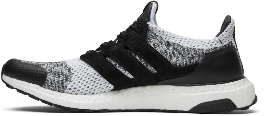 Sneakersnstuff x Social Status x adidas UltraBoost SE 'Putih Hitam' BY2911 Lookbook Sneakersnstuff x Social Status x adidas UltraBoost SE 'Putih Hitam' BY2911