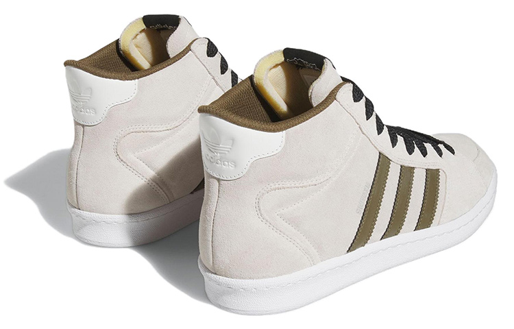 Shop Sneeze x adidas Superskate 'Cloud White Trace Olive' Putih Zaitun. IF2704