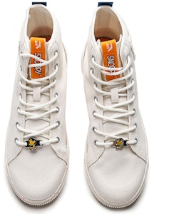 安踏 x 史努比高帮帆布鞋 '白色' 912138604-1 Lookbook 安踏 x 史努比高帮帆布鞋 '白色' 912138604-1