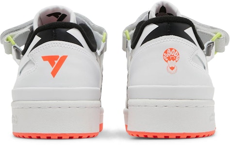 So So Def x Trae Young x adidas Forum Low 'Atlanta' Sepatu Sneakers GX6128 Details for So So Def x Trae Young x adidas Forum Low 'Atlanta' Sepatu Sneakers GX6128