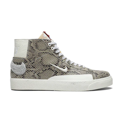 Soulland Nike SB Blazer Mid 'FRI.day 03'