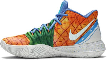 SpongeBob SquarePants x Nike Kyrie 5 EP 'Rumah Nanas' CJ6950-800 Lookbook SpongeBob SquarePants x Nike Kyrie 5 EP 'Rumah Nanas' CJ6950-800