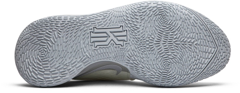 海綿寶寶 x Nike Kyrie Low 2「珊迪」CJ6953-100 Shop 海綿寶寶 x Nike Kyrie Low 2「珊迪」CJ6953-100