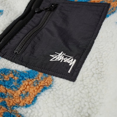 Stüssy Floral Sherpa Hood Jacket Bone Lookbook Stüssy Floral Sherpa Hood Jacket Bone