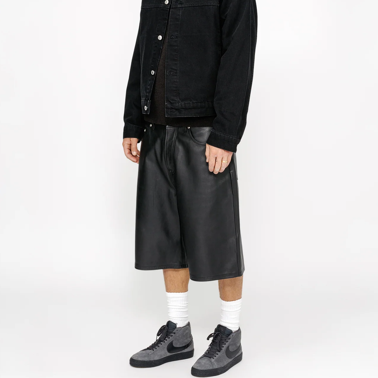 Shop 스투시 FW24 빅 올 숏 레더 빈티지 릴렉스핏 레이싱 반바지 유니섹스. 112315