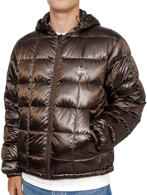 Stüssy Stussy Midweight Hooded Puffer Jacket with Logo and Hidden Pockets Unisex. 115783 Sizing Stüssy Stussy Midweight Hooded Puffer Jacket with Logo and Hidden Pockets Unisex. 115783