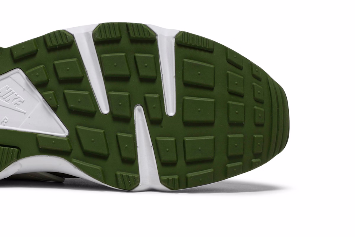 Stüssy x Nike Air Huarache LE 'Dark Olive' 2021