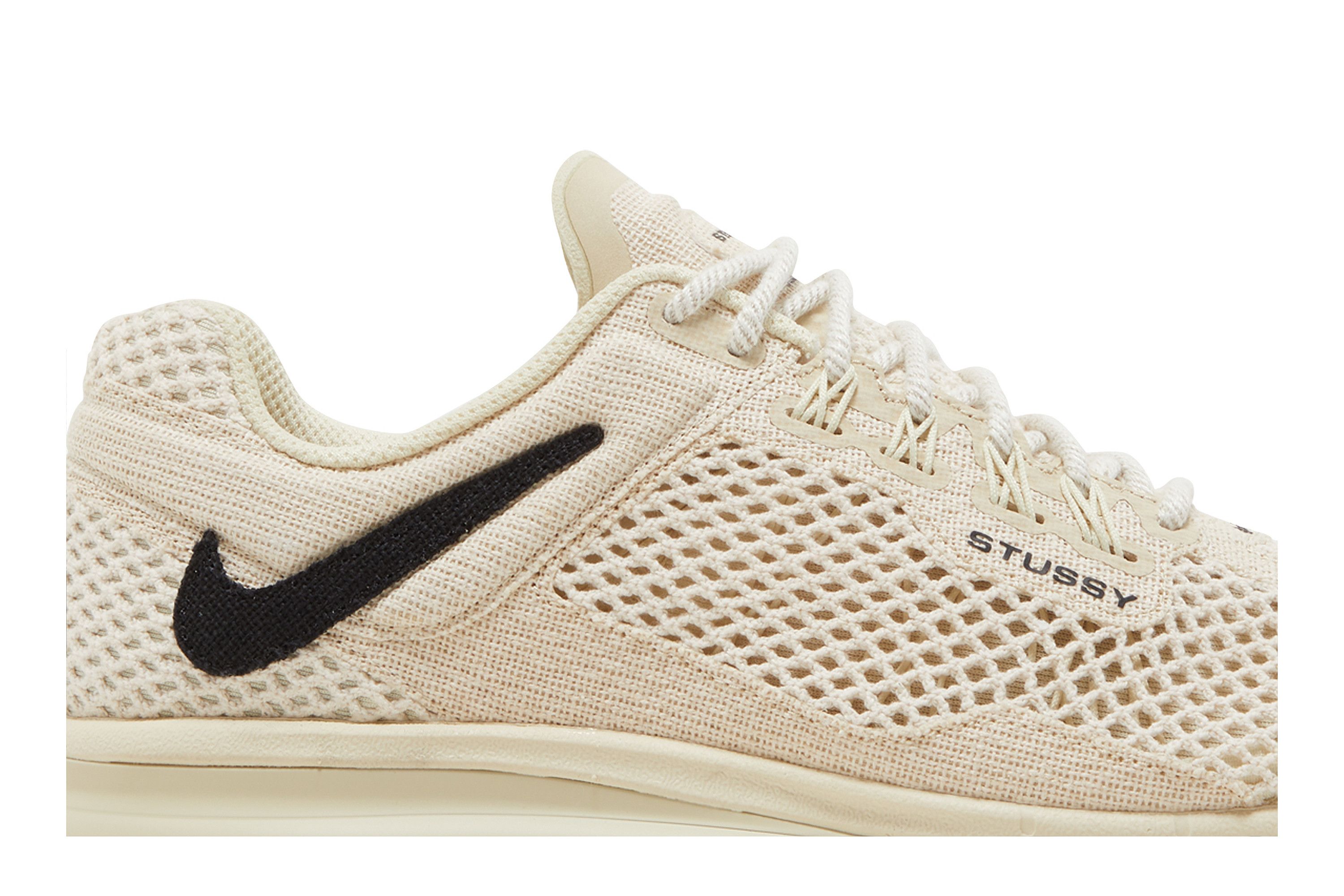 Lookbook Stüssy x Nike Air Max 2013 ''Fossil'' Sneaker DM6447-200