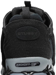 스투시 x 나이키 에어 줌 스피리돈 케이지드 2 "블랙 쿨 그레이" CQ5486-001 Sizing 스투시 x 나이키 에어 줌 스피리돈 케이지드 2 "블랙 쿨 그레이" CQ5486-001