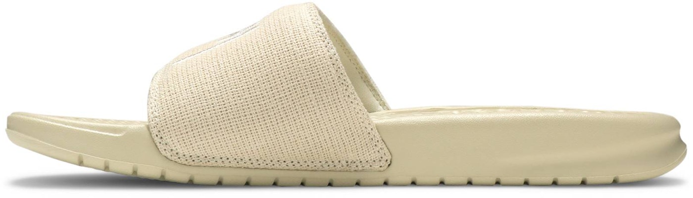 Sandal Stüssy x Nike Benassi 'Fossil Stone' DH1584-200 Lookbook Sandal Stüssy x Nike Benassi 'Fossil Stone' DH1584-200