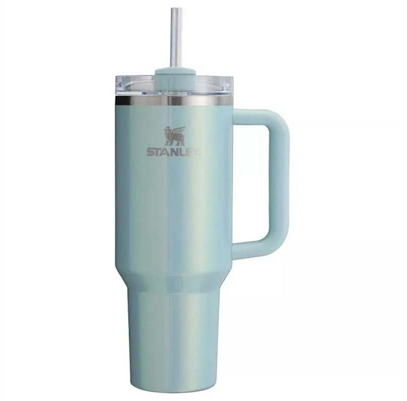 stanley-flowstate-quencher-40oz-tumbler-blueberry-milk