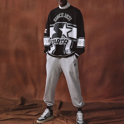 STARTER Retro Hitam Pullover Sweatshirt dengan Cetak Logo Bintang. STH4C1202 Shop STARTER Retro Hitam Pullover Sweatshirt dengan Cetak Logo Bintang. STH4C1202