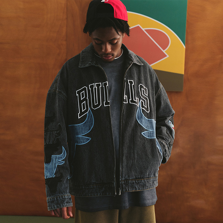 Sizing STARTER x NBA Chicago Bulls Jaket Denim Bordir Abu-Abu Unisex. STH3C5997M