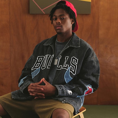 STARTER x NBA Chicago Bulls Jaket Denim Bordir Abu-Abu Unisex. STH3C5997M 2