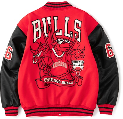 STARTER x NBA Chicago Bulls Jaket Letterman Merah Unisex Bulls Red. STH4C2893M-RE18 Lookbook STARTER x NBA Chicago Bulls Jaket Letterman Merah Unisex Bulls Red. STH4C2893M-RE18
