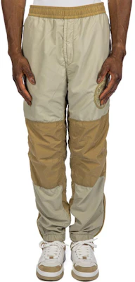 Stone Island 米色彈性拼接寬鬆休閒長褲 8115308M4-V0097 Lookbook Stone Island 米色彈性拼接寬鬆休閒長褲 8115308M4-V0097