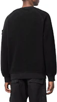 Shop STONE ISLAND 黑色圓領衛衣 搭配標誌織章。 751560234-V0029