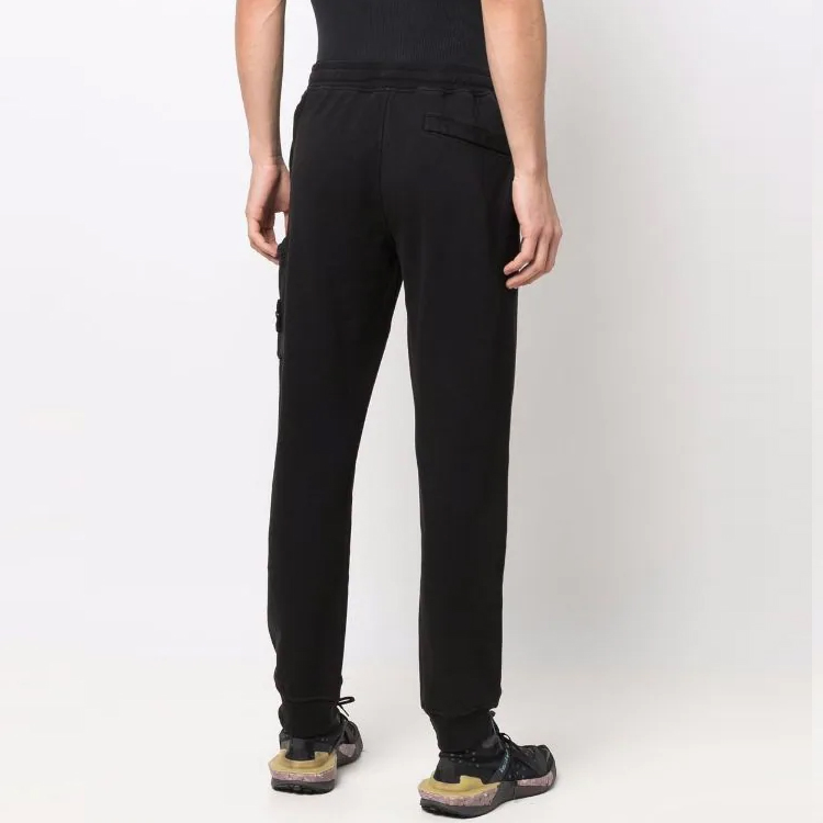 Purchase 스톤아일랜드 블랙 조거 팬츠 심플 패치 디자인. 761564551-V0029