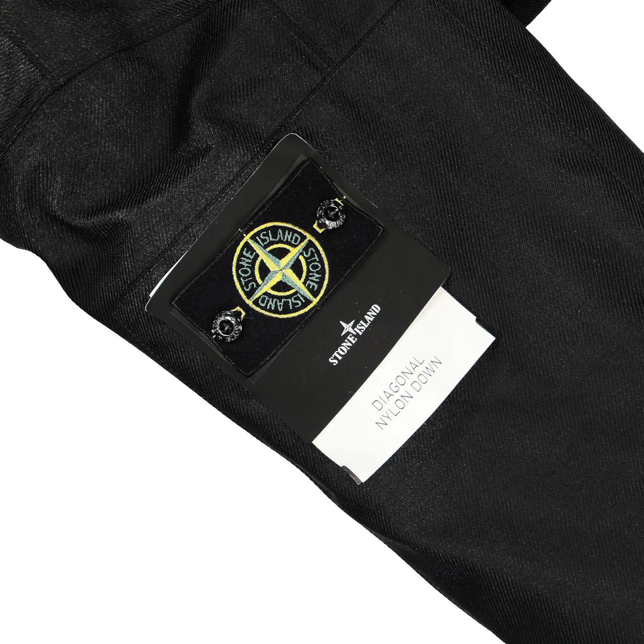 Stone Island  Black Logo Zip-Up Jacket with High Collar and Long Sleeves. 811546536-V0029 圖 5