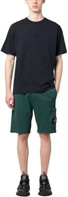 STONE ISLAND 綠色Logo抽繩休閒短褲 791562520-V0057 Lookbook STONE ISLAND 綠色Logo抽繩休閒短褲 791562520-V0057