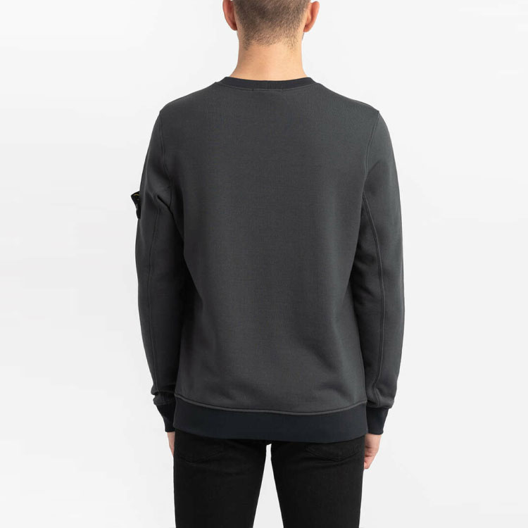 Shop 스톤아일랜드 로고 패치 크루넥 스웻셔츠 스모크 그레이 믹스. 711564046-V0067