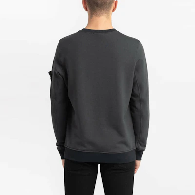 스톤아일랜드 로고 패치 크루넥 스웻셔츠 스모크 그레이 믹스. 711564046-V0067 Shop 스톤아일랜드 로고 패치 크루넥 스웻셔츠 스모크 그레이 믹스. 711564046-V0067