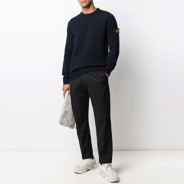 Lookbook STONE ISLAND 徽標補丁羊毛毛衣 深藍色 7515535A3-V0020