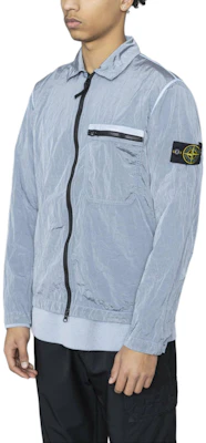 Stone Island 輕藍色尼龍長袖外套附口袋與標誌 801511219-V0041 Lookbook Stone Island 輕藍色尼龍長袖外套附口袋與標誌 801511219-V0041