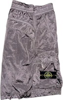 Shop STONE ISLAND 尼龍金屬彈性腰休閒短褲. K1S15L100007S0019-V0092