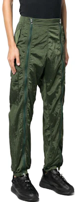 STONE ISLAND Celana Kasual Warna Solid Mid-Waist dengan Resleting. 771531619-V0020 Purchase STONE ISLAND Celana Kasual Warna Solid Mid-Waist dengan Resleting. 771531619-V0020