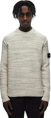 Stone Island Striped Crewneck Sweater Longgar Putih 7915532D3-V0097 Lookbook Stone Island Striped Crewneck Sweater Longgar Putih 7915532D3-V0097