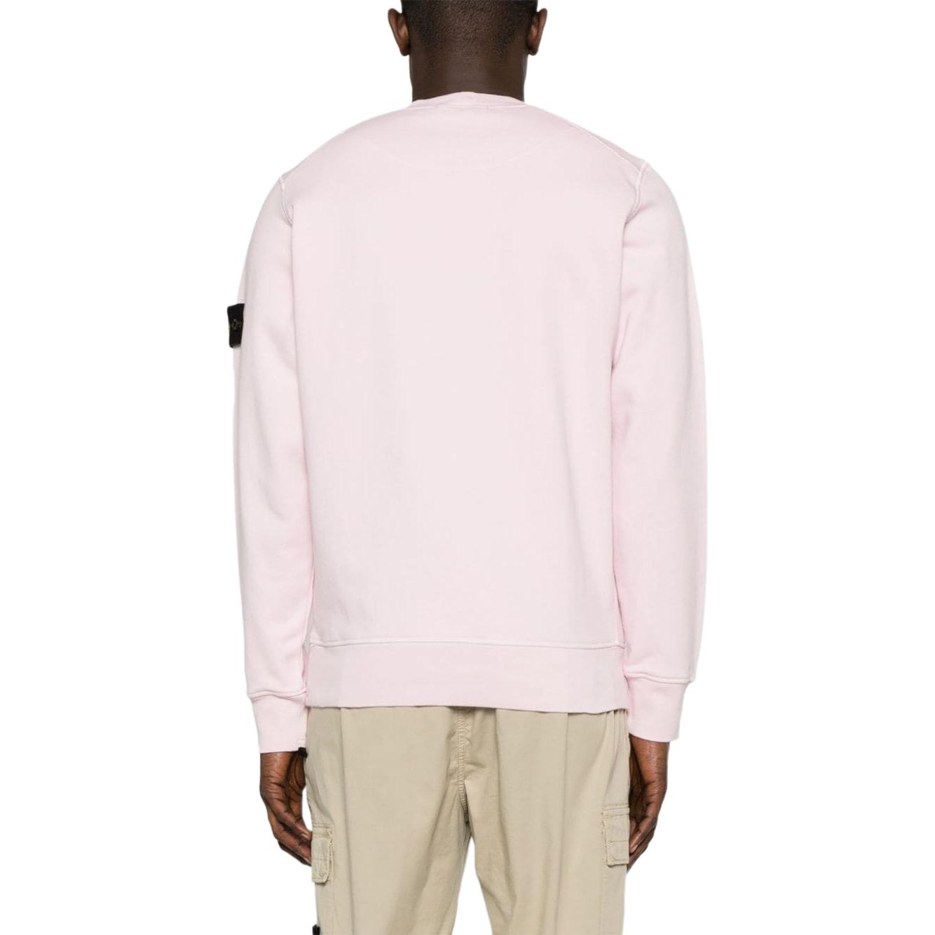 Shop Stone Island 經典徽章男女同款圓領衫 淺粉 春夏版 801563051-V0080