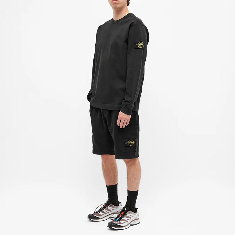 Lookbook Stone Island 羅盤徽章黑色長袖圓領運動衫 731564450-V0029