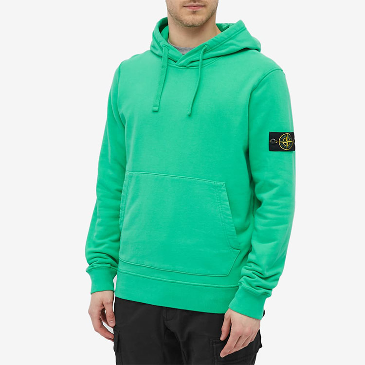 Lookbook STONE ISLAND Compass Logo Hoodie Hijau Kapas. 751564120-V0050