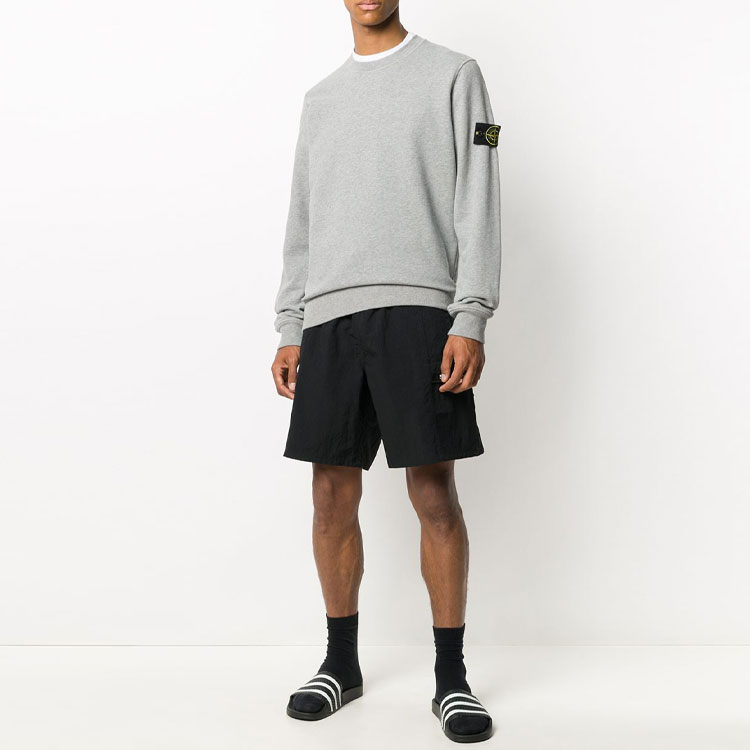 Shop Stone Island 灰塵灰色標誌長袖圓領衛衣 731563020-V0M64