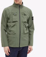 Shop STONE ISLAND FW21 GORE-TEX 綠色防水防風可收納外套 751540430-V0055