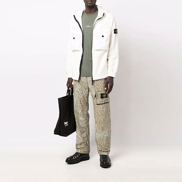 Lookbook Stone Island FW21 Logo Patch Sherpa Fleece Hooded Jacket White Men’s Outerwear 751560134-V0001