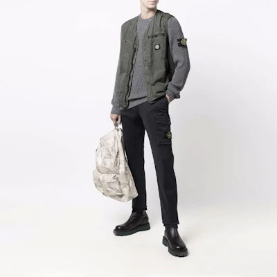 石頭島 FW21 徽章標誌海軍藍直筒舒適工裝長褲 男款 7515318L1-V0120 Lookbook 石頭島 FW21 徽章標誌海軍藍直筒舒適工裝長褲 男款 7515318L1-V0120