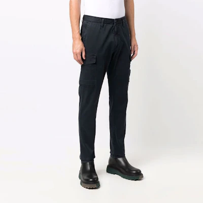 石頭島 FW21 徽章標誌海軍藍直筒舒適工裝長褲 男款 7515318L1-V0120 Shop 石頭島 FW21 徽章標誌海軍藍直筒舒適工裝長褲 男款 7515318L1-V0120