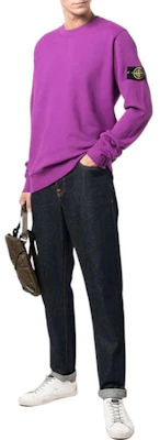 Stone Island FW21 Crewneck Ungu Pria - Desain Patch Warna Solid. 751563020-V0045 Lookbook Stone Island FW21 Crewneck Ungu Pria - Desain Patch Warna Solid. 751563020-V0045