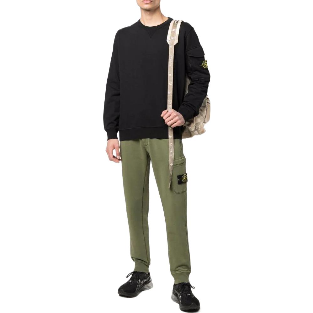 Lookbook Stone Island FW22 Cargo Jogger Hijau Tentera dengan Poket Tali Serut 761564551V0058