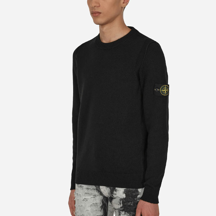 Shop STONE ISLAND FW22 黑色羊毛圓領針織毛衣 男款 7715508A3-V0029