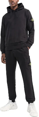 Stone Island FW22 Hoodie Logo Patch Hitam Baju Santai Katun 771564120-V0029 Lookbook Stone Island FW22 Hoodie Logo Patch Hitam Baju Santai Katun 771564120-V0029